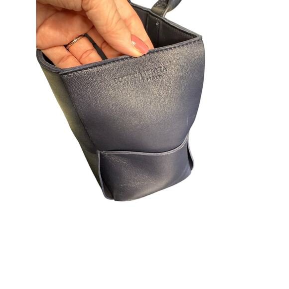 Bottega Veneta Small Arco Intrecciato Leather Tote in Cruise - Picture 7 of 16